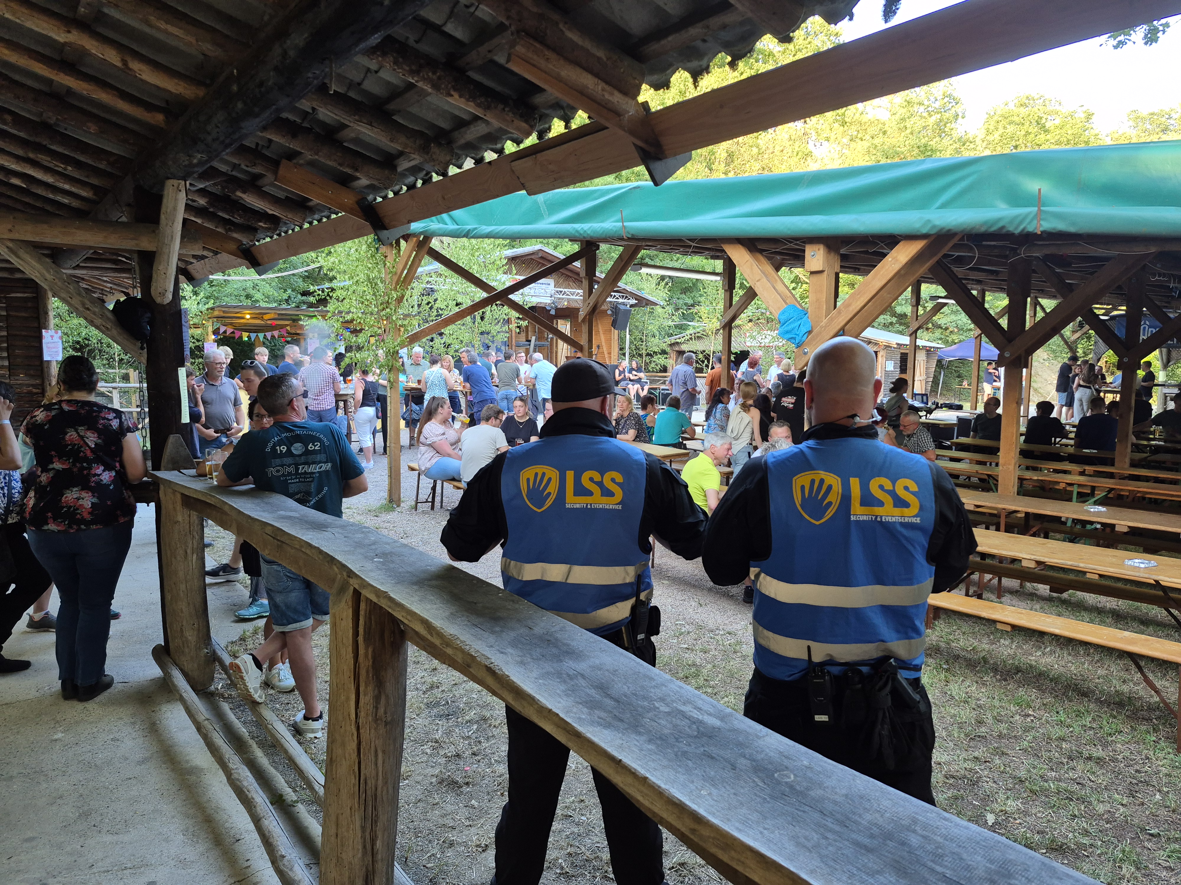 LSS Security: Sicherheitsdienst bei der Absicherung eines regionalen Feuerwehrfests